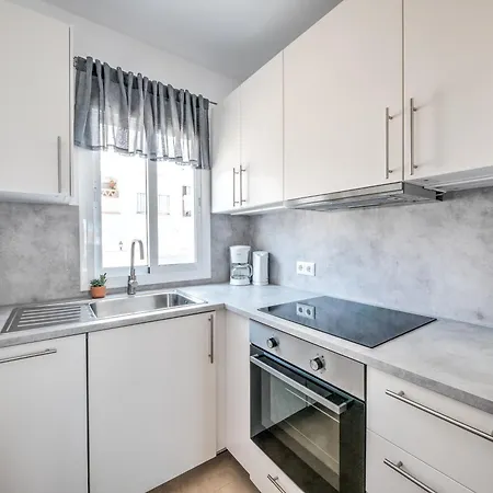 Apartment Stunning At Burriana Beach, *