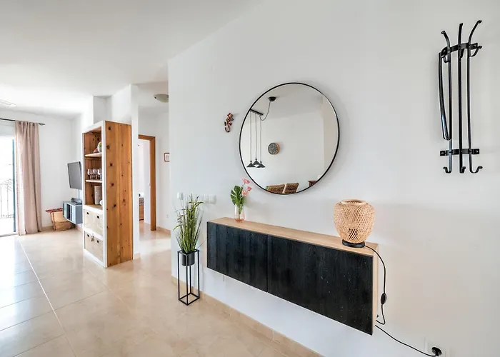 Апартаменти Stunning At Burriana Beach,